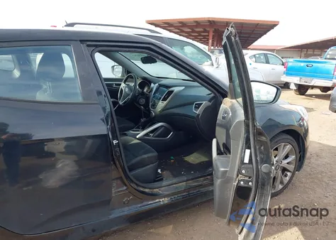 2017 Hyundai Veloster z USA, uszkodzony, nr VIN KMHTC6AD5HU3O6121